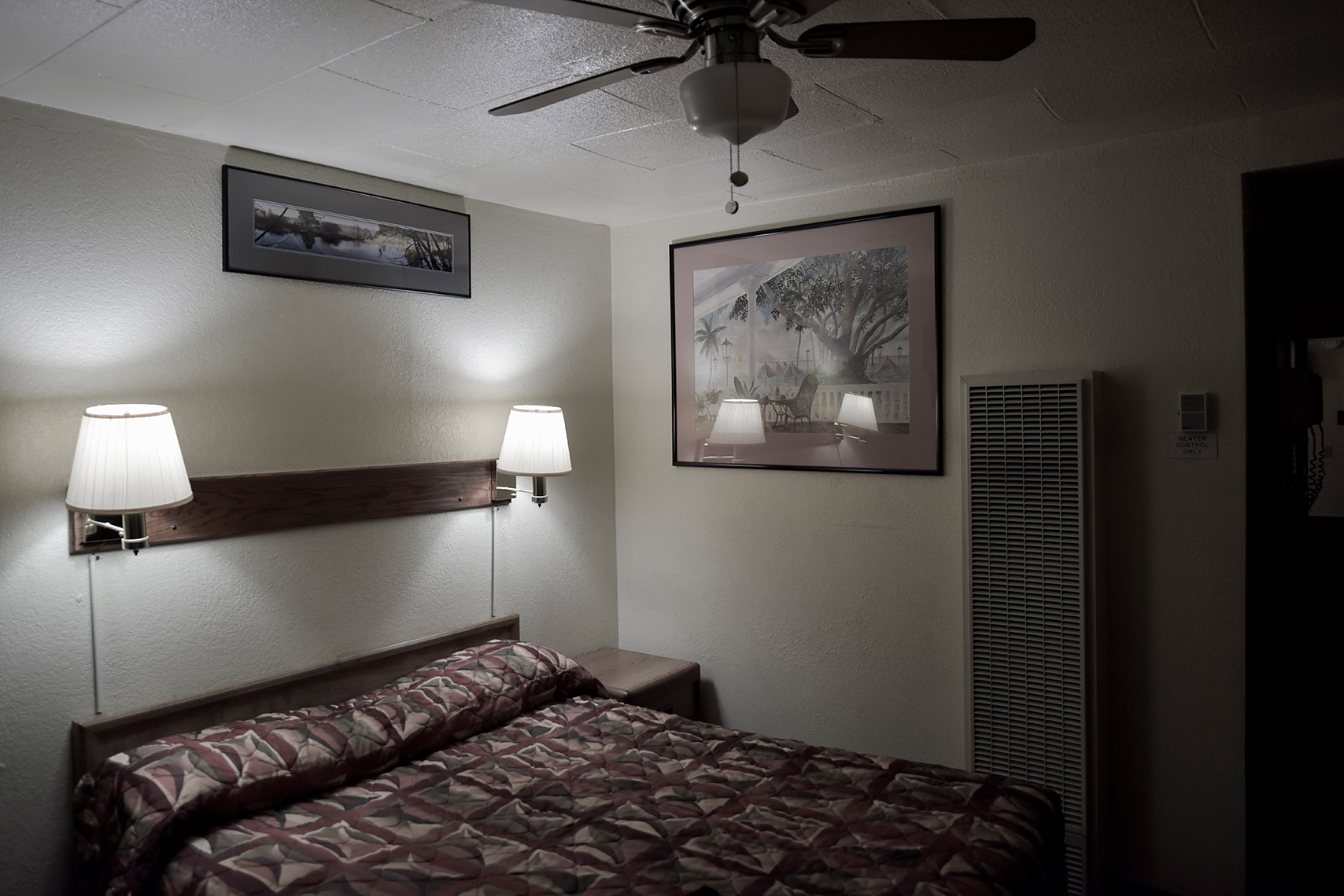 W-Motel-Room